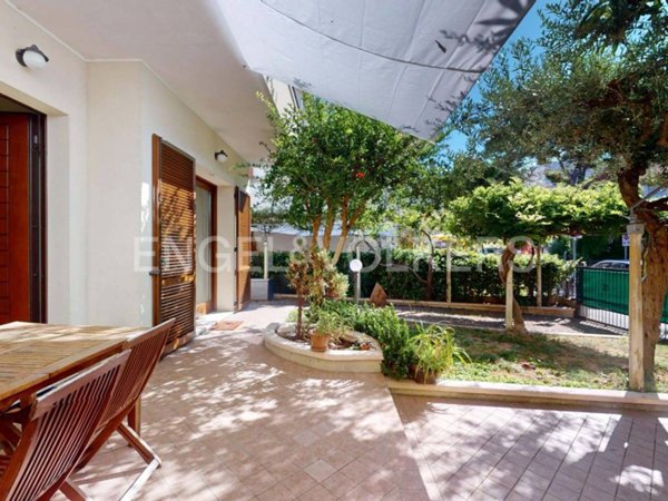 casa indipendente in affitto a Riccione in zona Alba