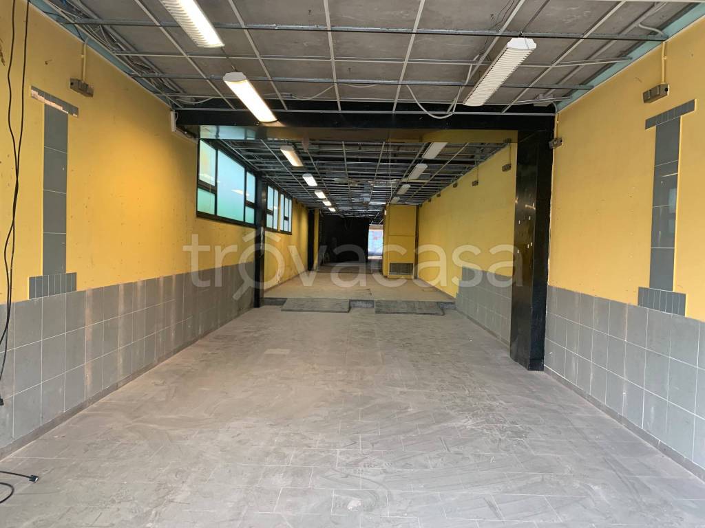 negozio in affitto a Riccione in zona Centro Storico