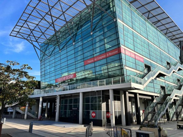 negozio in affitto a Riccione