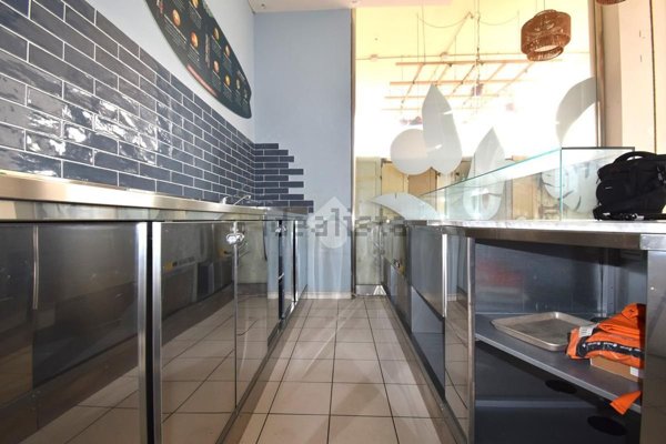 locale commerciale in affitto a Riccione