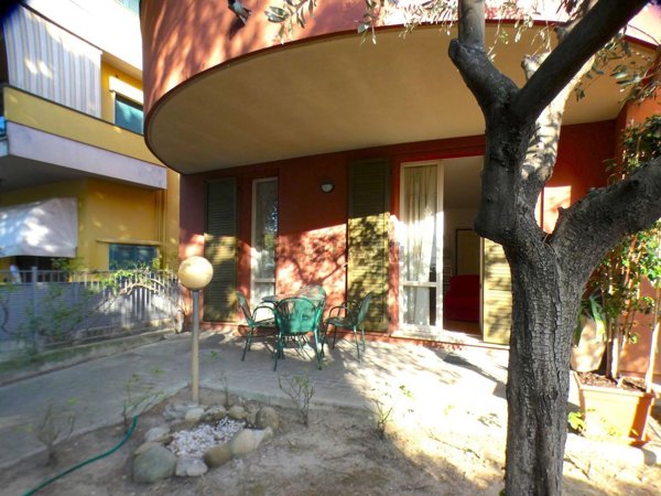 appartamento in affitto a Riccione in zona Alba
