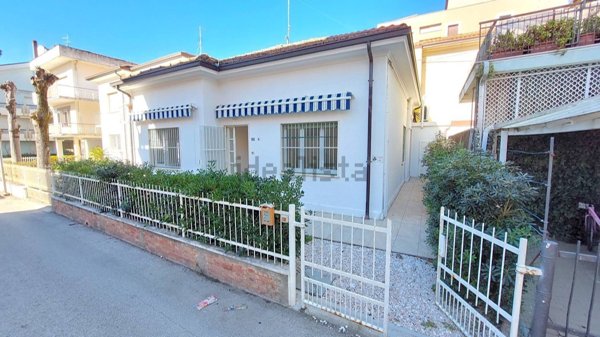 casa indipendente in affitto a Riccione