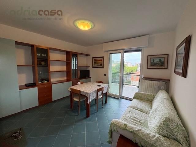 appartamento in affitto a Riccione in zona Alba