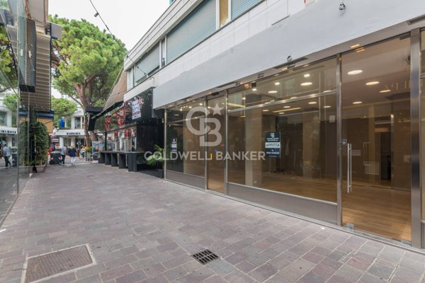 negozio in affitto a Riccione