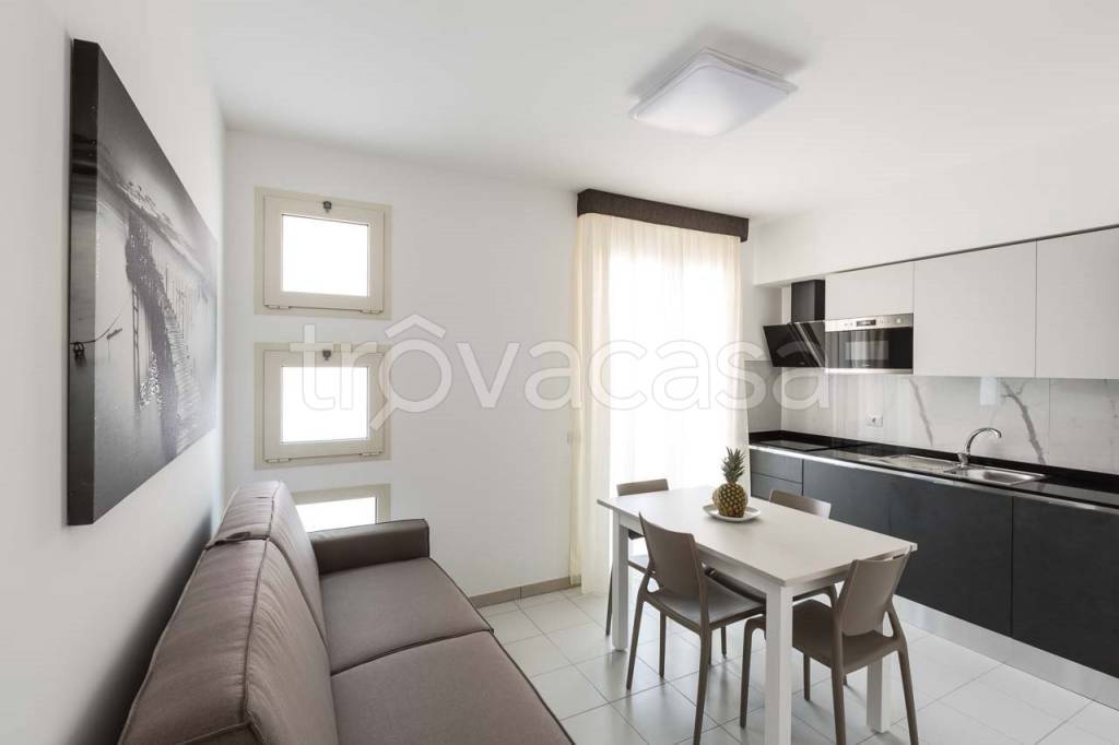 appartamento in affitto a Riccione in zona Alba