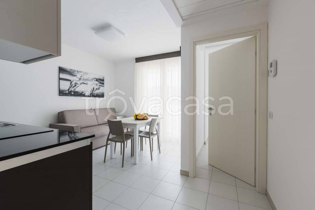 appartamento in affitto a Riccione in zona Alba