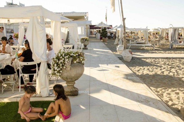 negozio in affitto a Riccione in zona San Lorenzo