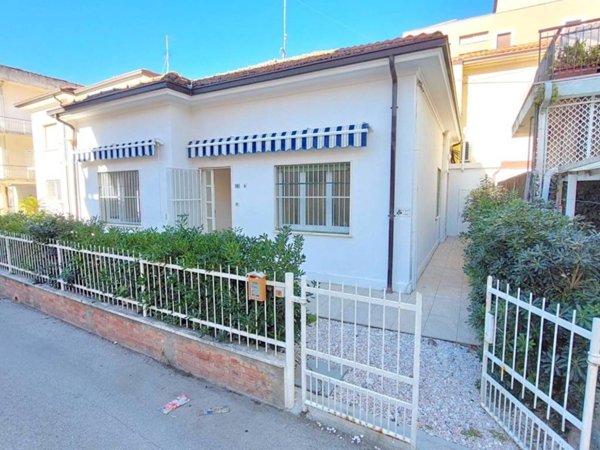 casa indipendente in affitto a Riccione