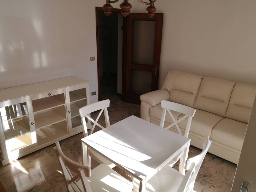 appartamento in affitto a Riccione in zona Alba