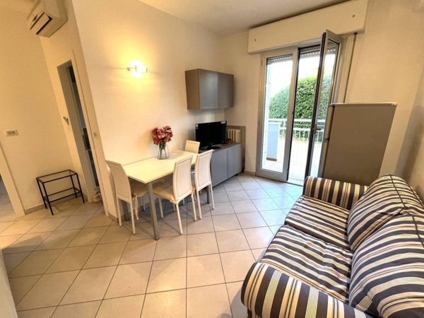 appartamento in affitto a Riccione in zona Alba