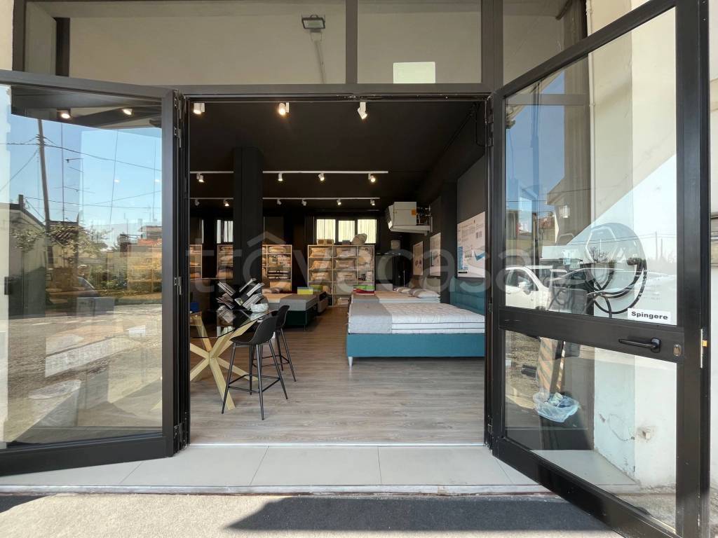 locale commerciale in affitto a Riccione in zona San Lorenzo