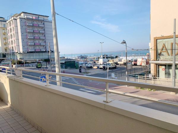 appartamento in affitto a Riccione in zona Alba