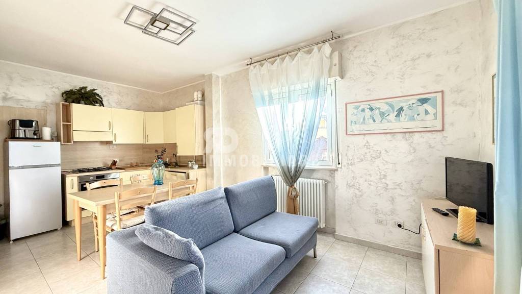 appartamento in affitto a Riccione in zona Alba