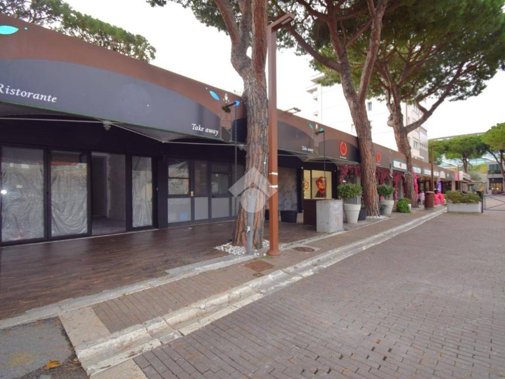 negozio in affitto a Riccione