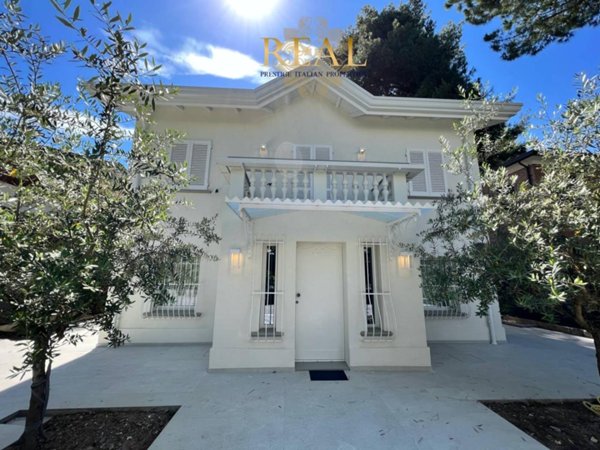 casa indipendente in affitto a Riccione