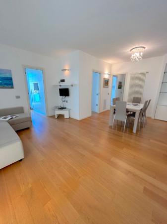 appartamento in affitto a Riccione in zona Alba