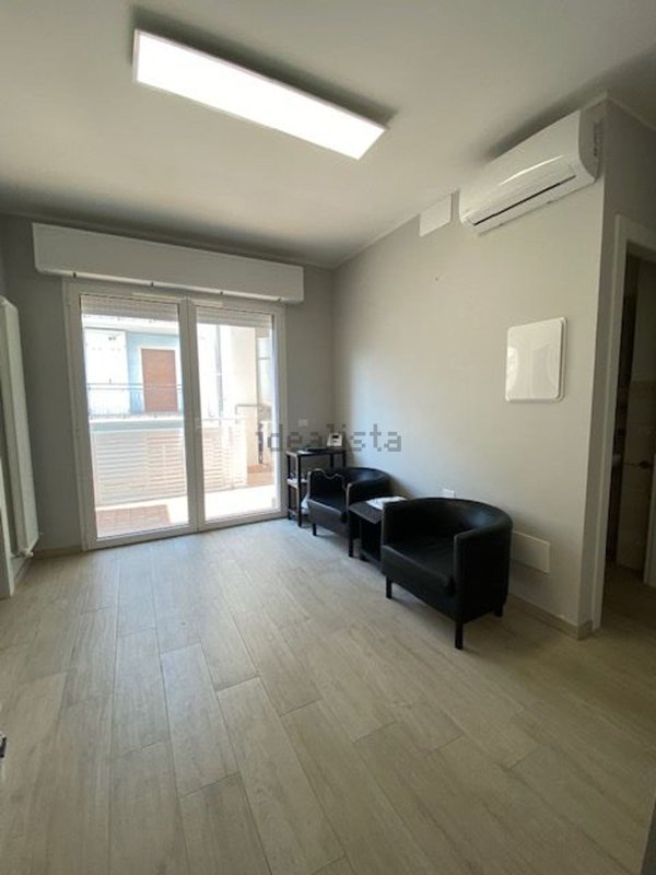 ufficio in affitto a Riccione