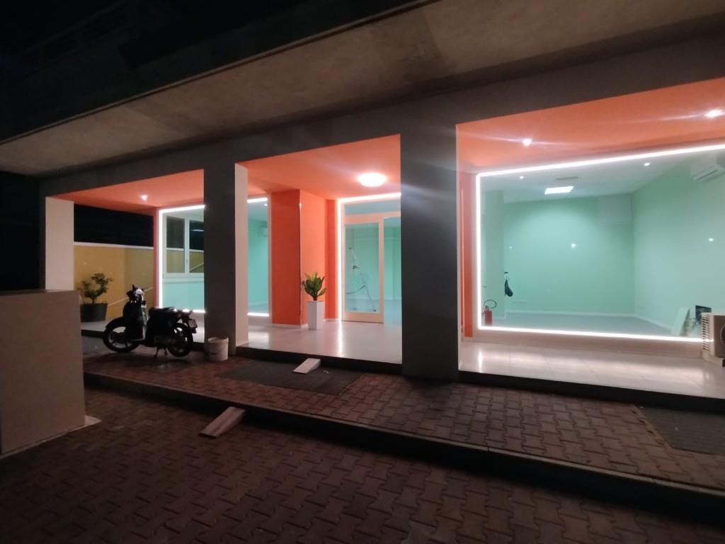 locale commerciale in affitto a Riccione