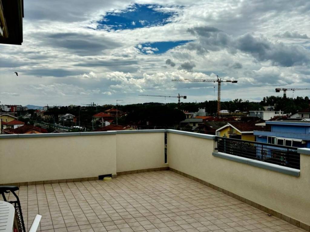 appartamento in affitto a Riccione in zona Alba