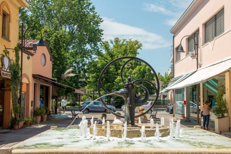 locale commerciale in affitto a Riccione in zona Centro Storico
