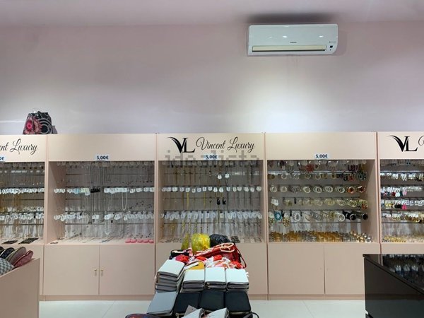 locale commerciale in affitto a Riccione