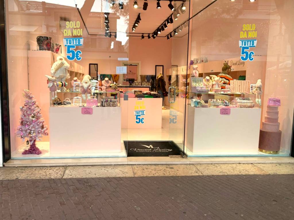 negozio in affitto a Riccione