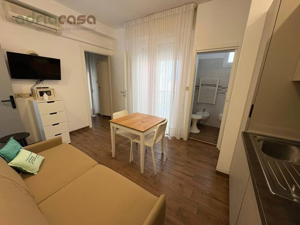appartamento in affitto a Riccione in zona Alba