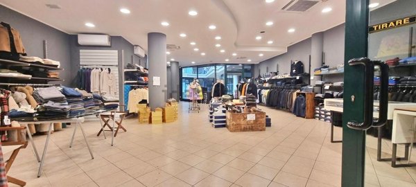 negozio in affitto a Riccione