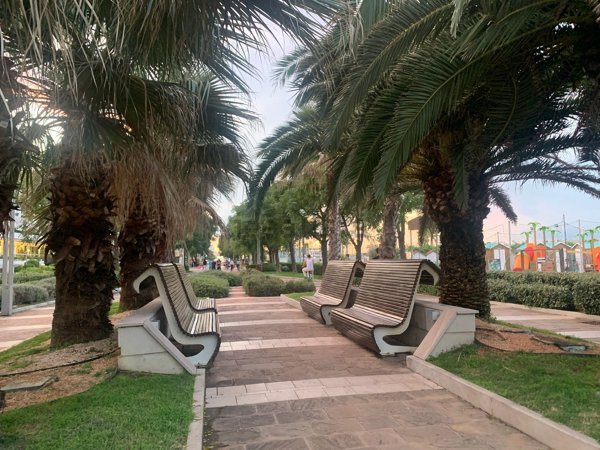 locale commerciale in affitto a Riccione