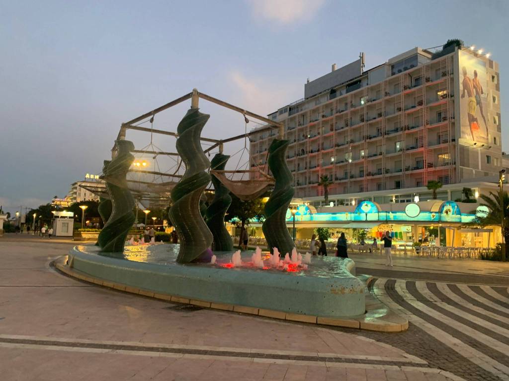 negozio in affitto a Riccione