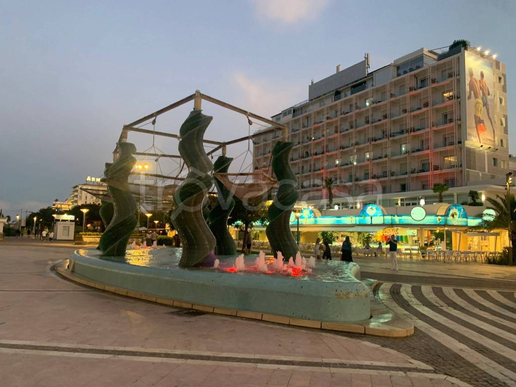 negozio in affitto a Riccione