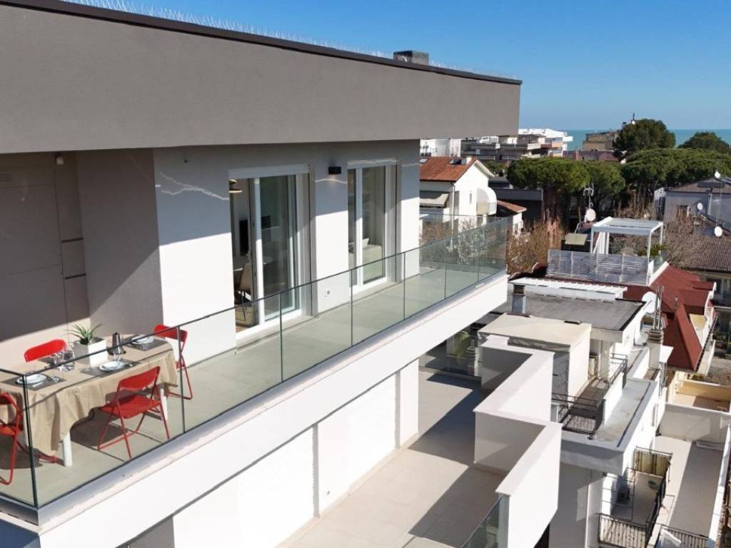 appartamento in affitto a Riccione in zona Alba