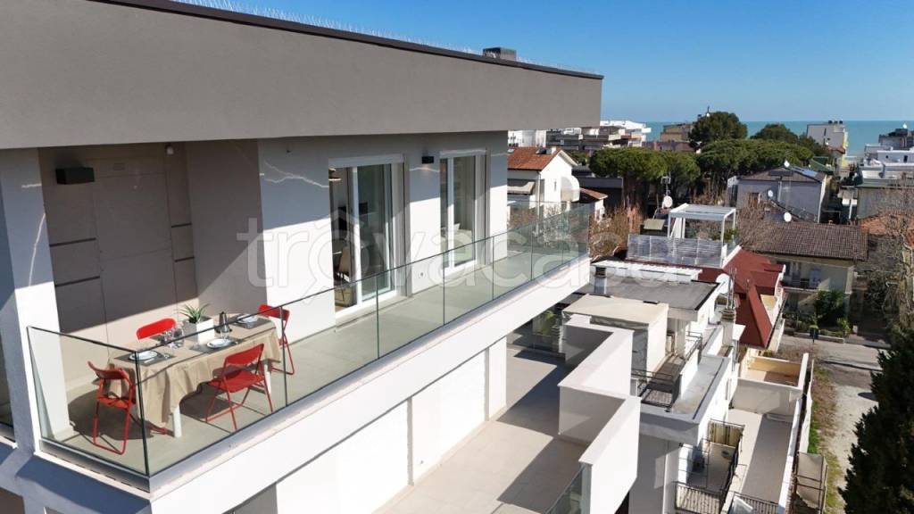 appartamento in affitto a Riccione in zona Alba