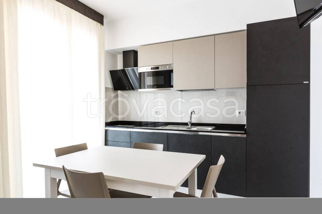 appartamento in affitto a Riccione in zona Alba