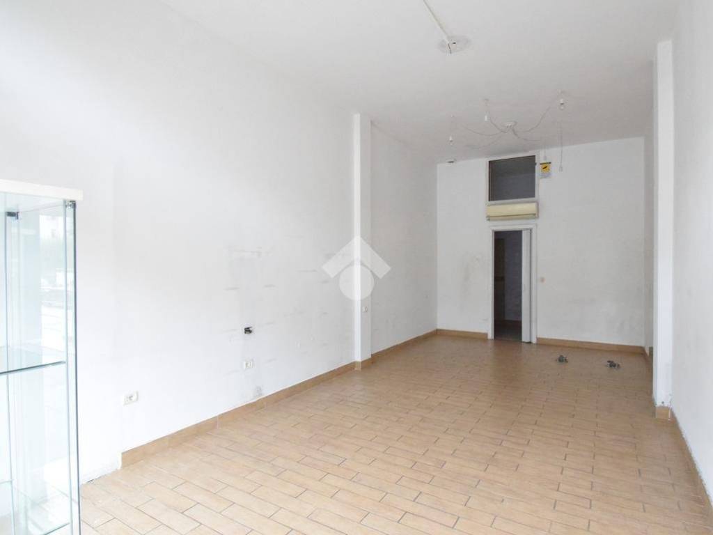 negozio in affitto a Riccione