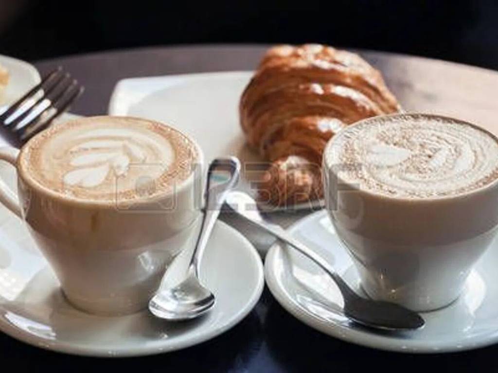 negozio in affitto a Riccione in zona Alba