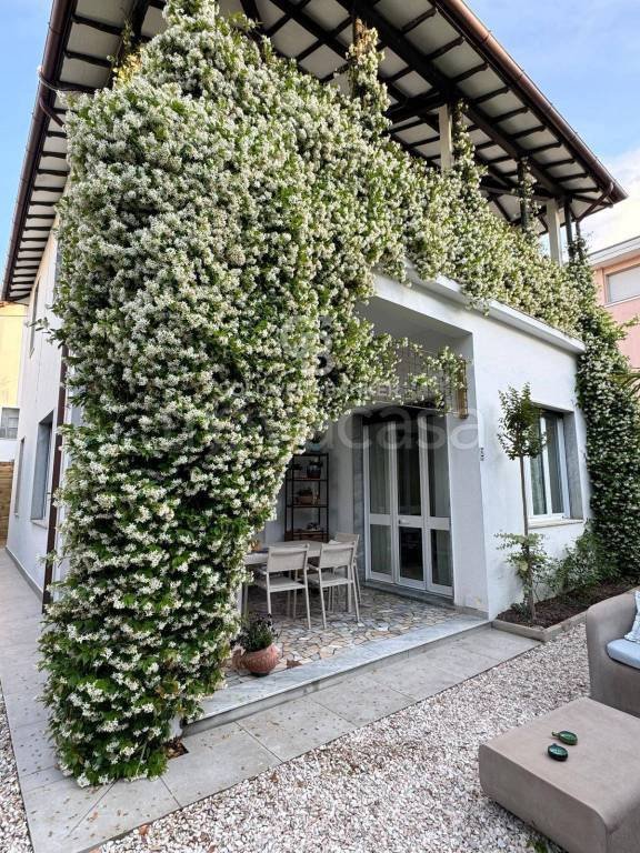 casa indipendente in affitto a Riccione in zona Alba