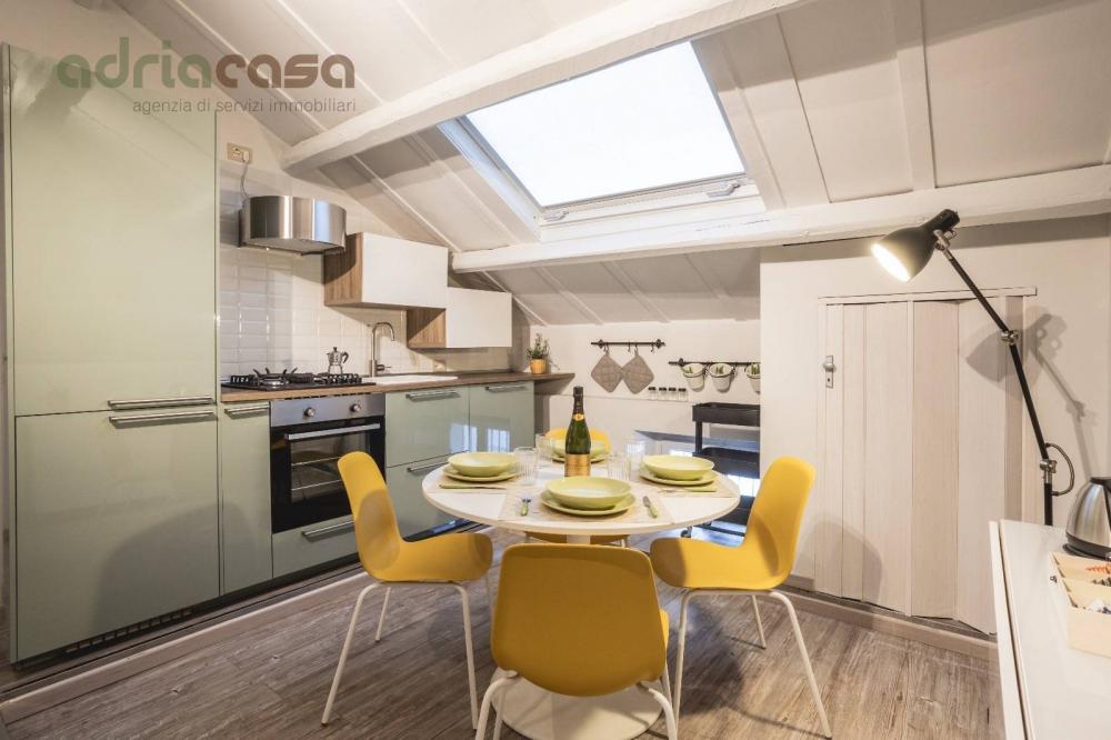 appartamento in affitto a Riccione in zona Alba