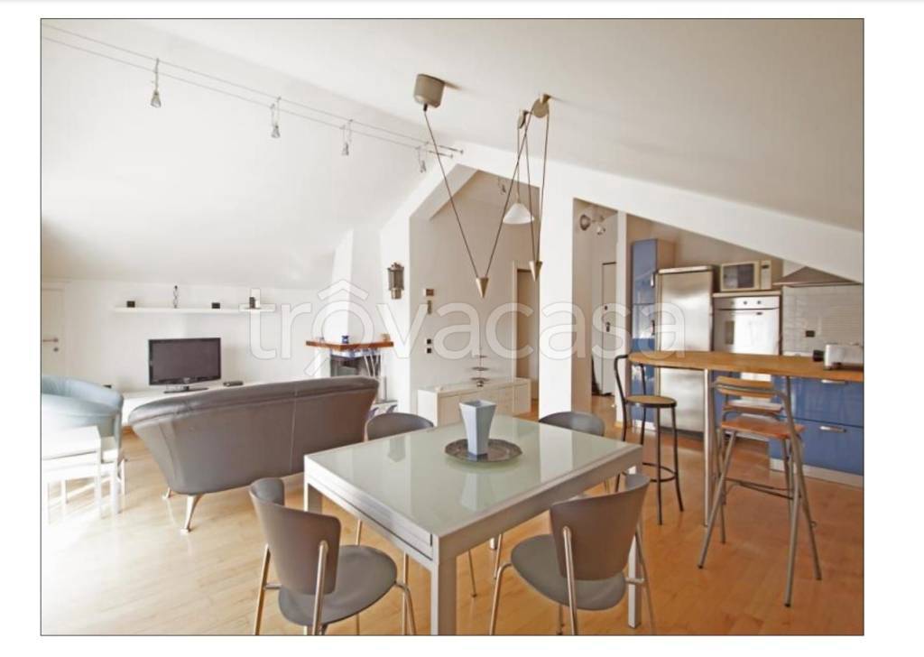 appartamento in affitto a Riccione in zona Alba