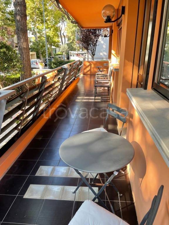 appartamento in affitto a Riccione in zona Alba