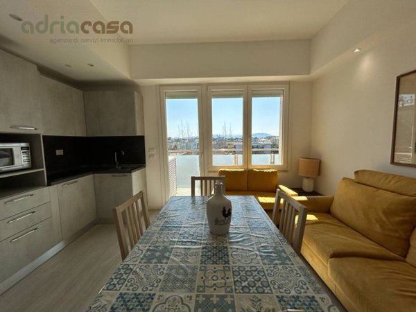 appartamento in affitto a Riccione in zona Alba