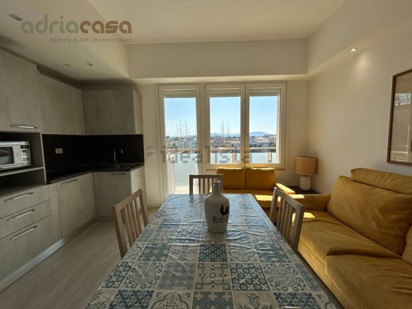 appartamento in affitto a Riccione in zona Alba