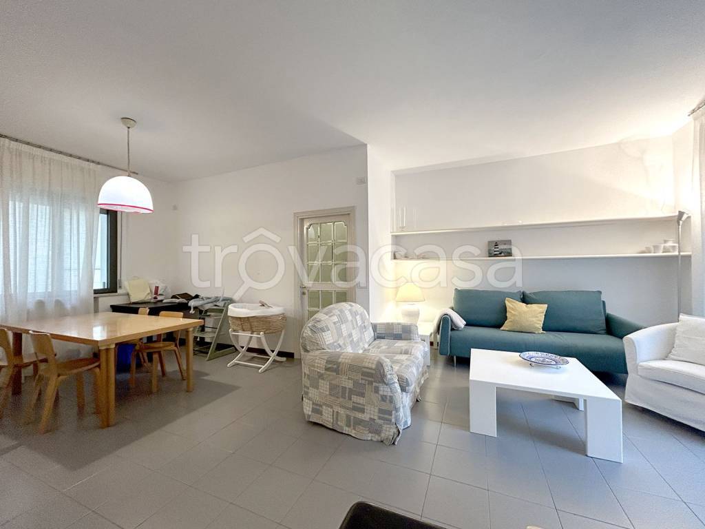 appartamento in affitto a Riccione in zona Alba