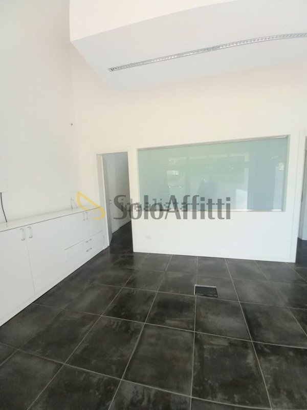 ufficio in affitto a Riccione in zona Alba