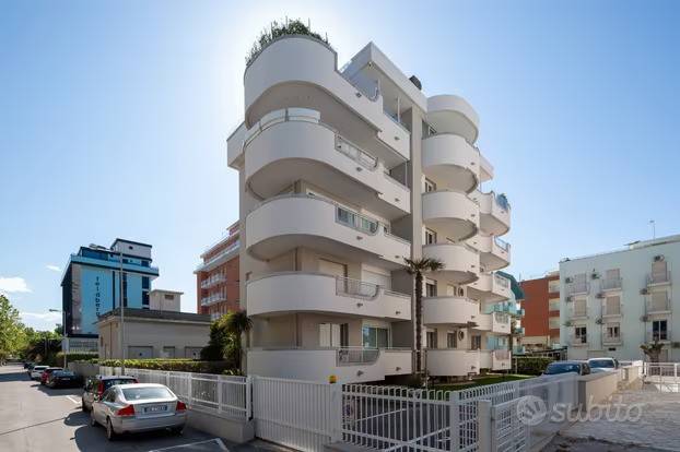 appartamento in affitto a Riccione in zona Alba