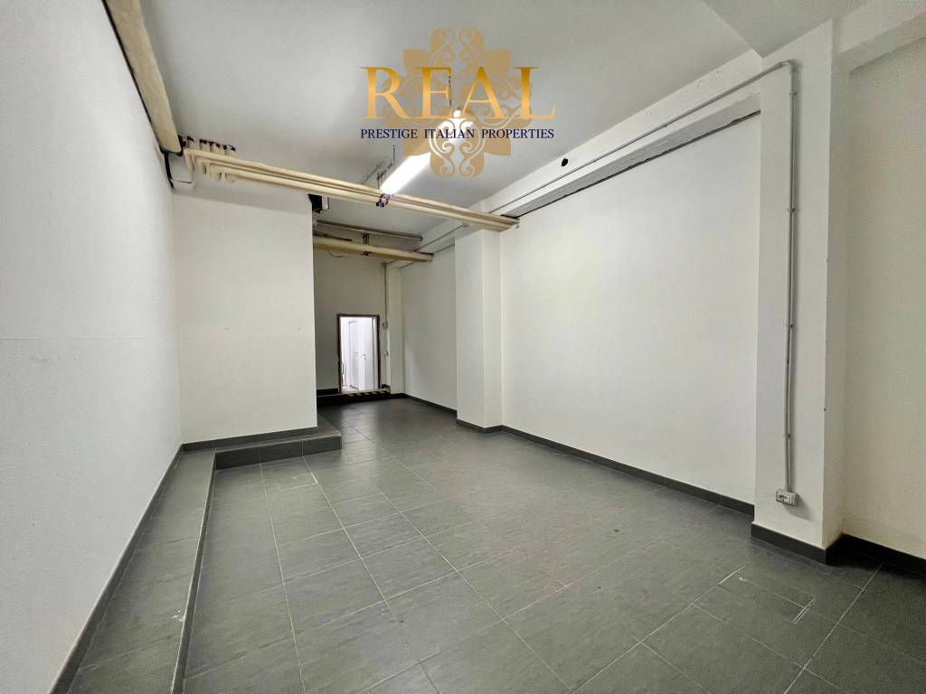 locale commerciale in affitto a Riccione