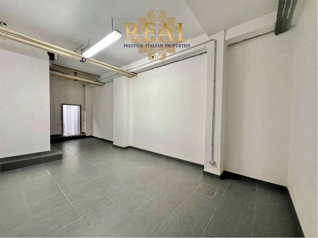 locale commerciale in affitto a Riccione