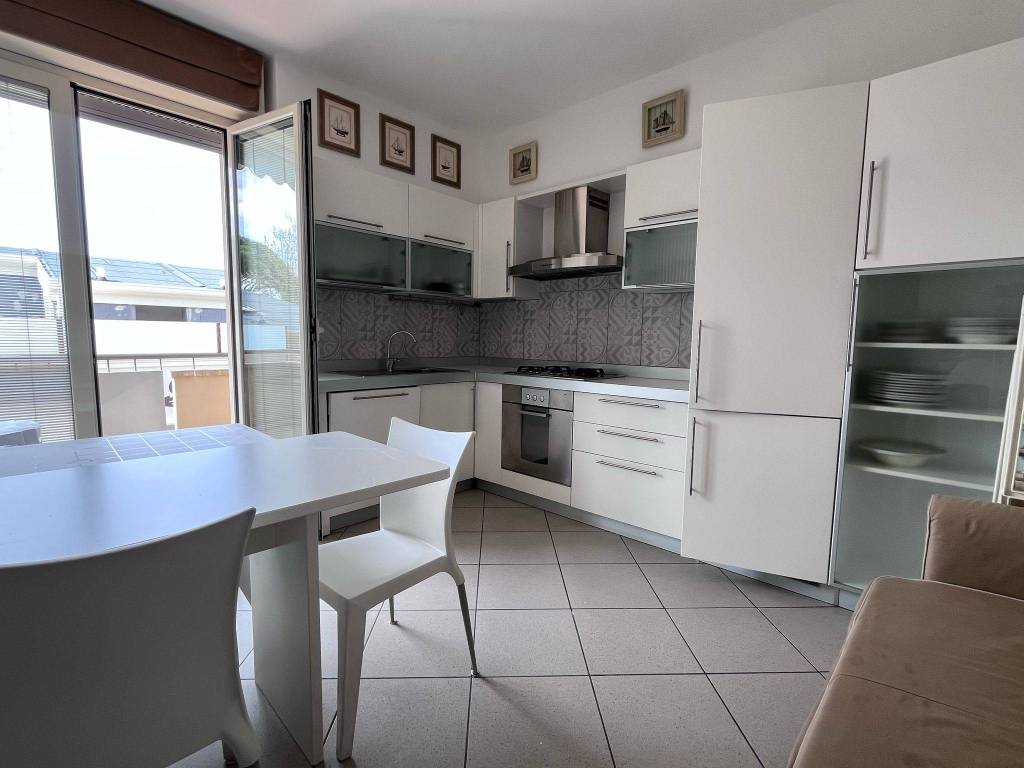 appartamento in affitto a Riccione in zona Alba