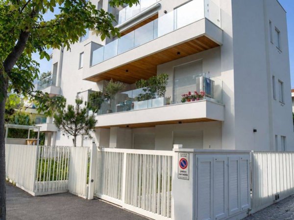 appartamento in affitto a Riccione in zona Alba