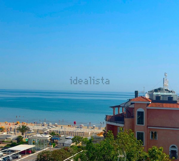 appartamento in affitto a Riccione in zona Alba